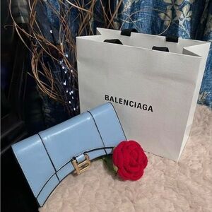 nwot Women's Hourglass Wallet